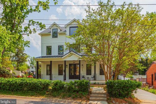 907 Gilbert Rd, Rockville MD  20851-1315 exterior