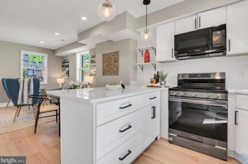 456 Burbank St, Washington DC 20019-4229 exterior