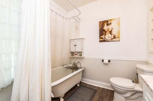 514 Kalamazoo St, Paw Paw MI 49079-1130 exterior