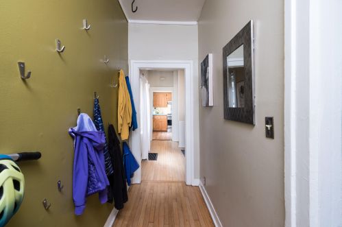 929 Hamilton St, Milwaukee WI  53202-1528 exterior