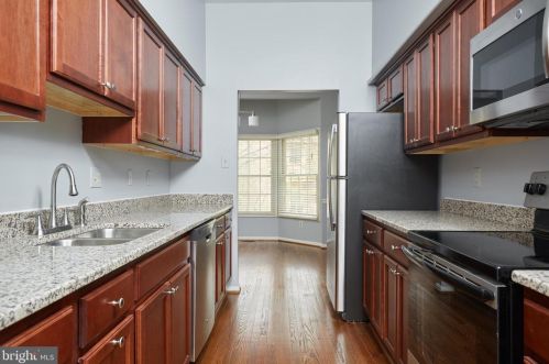 8802 Woodland Dr, Silver Spring MD  20910-2708 exterior