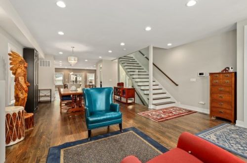 641 Bowen Ave, Chicago IL  60653-2824 exterior