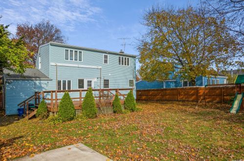 540 18 St, Babylon NY 11704-2201 exterior