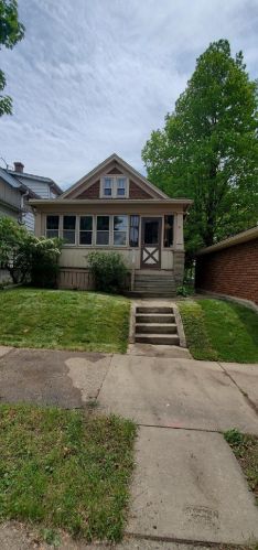 6033 Fairview Ave, Milwaukee, WI 53213-4278