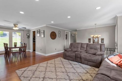 129 Dover Dr, Moon Twp PA  15108-1079 exterior