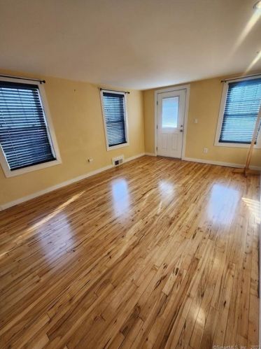 185 Loomis St, Manchester CT  06042-1947 exterior