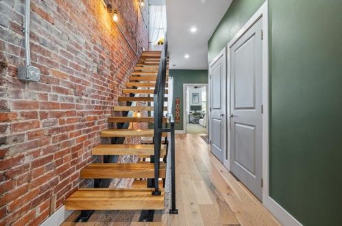 1217 Reddour St, Pittsburgh PA 15212-4613 exterior