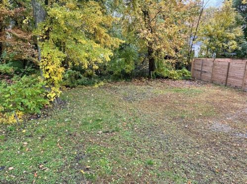 29 John St, West Milford Lakes NJ  07480-2138 exterior