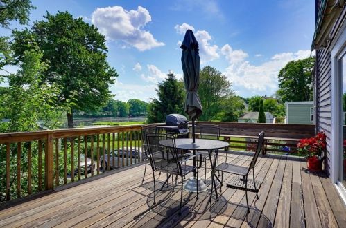 121 Hope Ave, Worcester MA 01603-2237 exterior