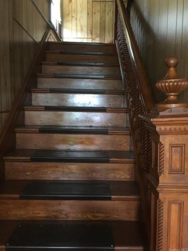 32 Balding Ave, Poughkeepsie NY  12601-2420 exterior