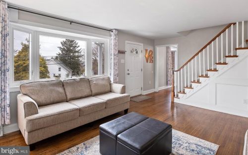 2 Dogwood Ln, Chester PA  19014-1210 exterior