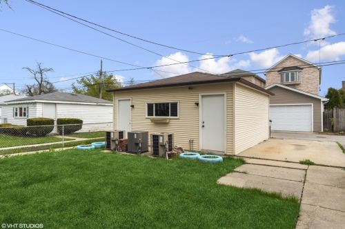 2037 74th Ave, Chicago IL 60707-3190 exterior
