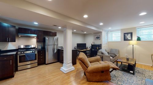 2646 Wilton Ave, Chicago, IL 60614-2321