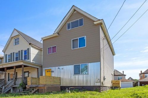 3026 Glenmawr St, Pittsburgh PA  15204-1831 exterior