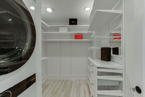 239 Midvale Dr, Atlanta GA  30342-3326 exterior