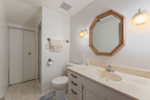 5147 Camelot Ln, Milwaukee WI 53221-3121 exterior