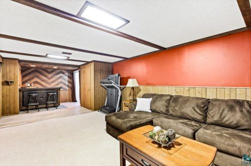 2344 Hutchinson Rd, Duluth MN 55811-3266 exterior