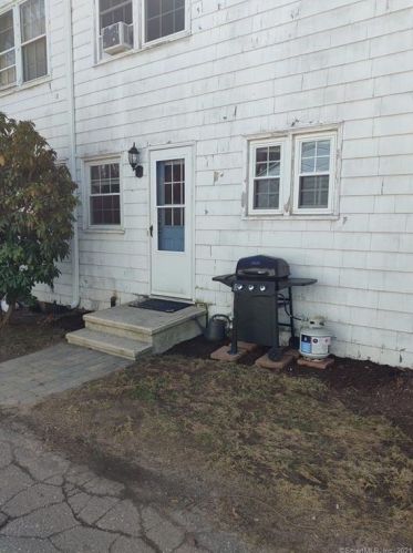 95 Middle Tpke, Manchester CT  06040-4050 exterior