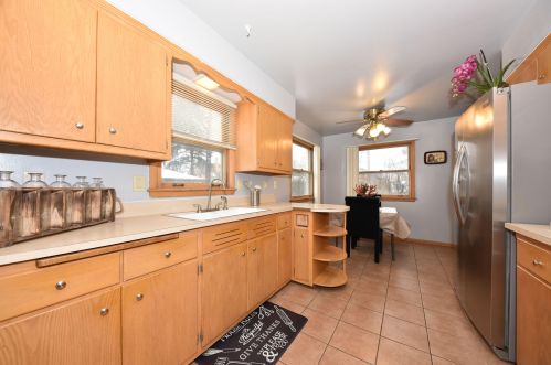 5555 56, Milwaukee WI 53218-3221 exterior