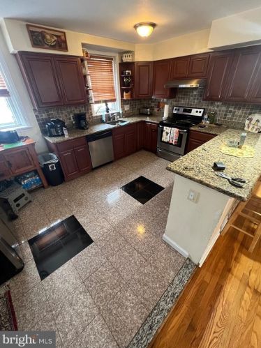 921 Friendship St, Philadelphia PA 19149-1621 exterior