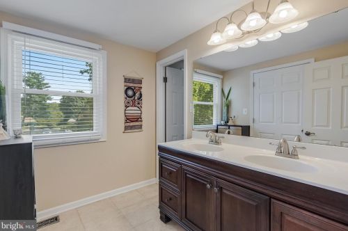 13824 Rippling Brk Dr, Silver Spring MD 20906-2302 exterior