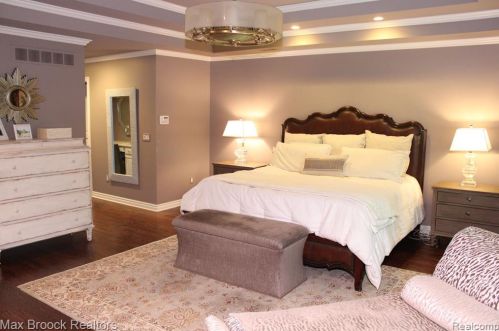 3586 Walnut Brk Dr, Rochester MI 48309-4065 exterior