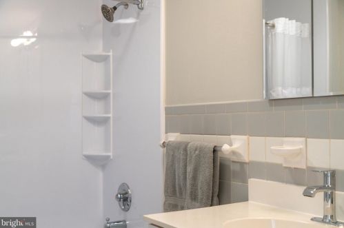 1734 Addison St, Philadelphia PA 19143-1107 exterior