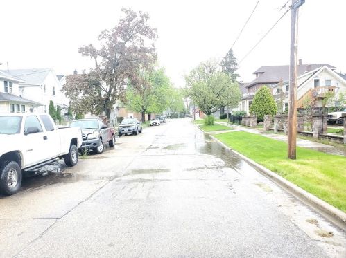 27 Maple Ave, Waukegan IL 60085-5330 exterior