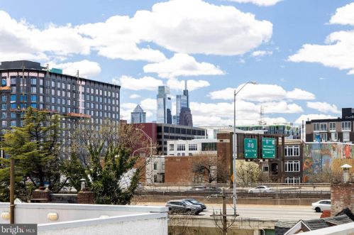 702 Front St, Philadelphia PA  19147-3507 exterior