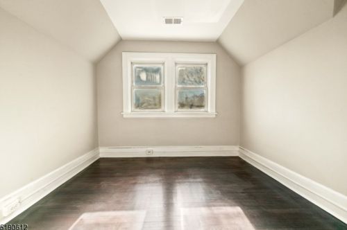 110 Northfield Ave, Town Center NJ  07052-5319 exterior