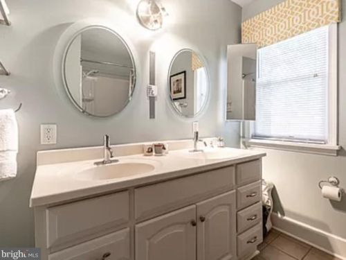 21 Franklin Ave, Camden NJ 08108-1117 exterior