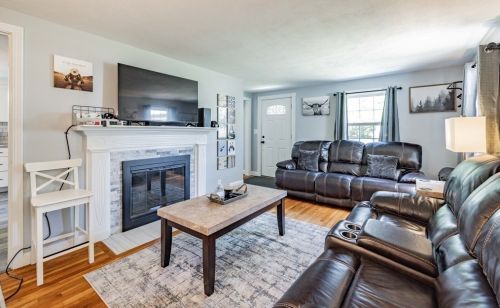 120 Patricia Cir, Springfield MA  01119-2227 exterior