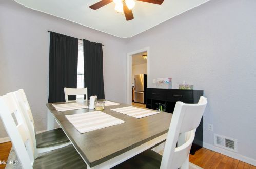 4114 Jefferson Ave, Grand Rapids MI 49548-3371 exterior