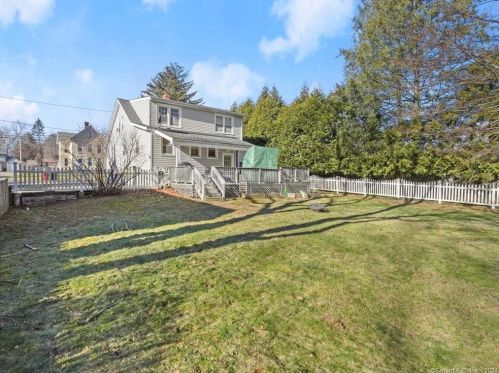 44 New Place St, Wallingford CT  06492-2237 exterior