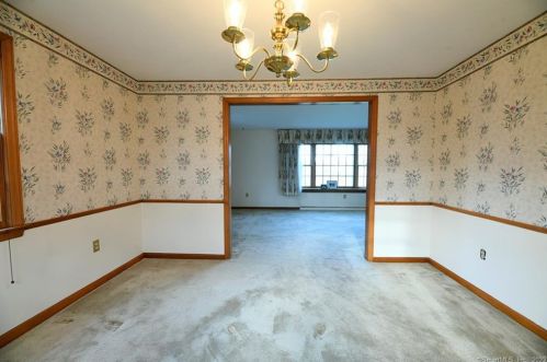 64 Grv Rd, North Haven CT 06473-2420 exterior