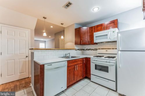 421 Dudley St, Philadelphia PA  19148-2516 exterior