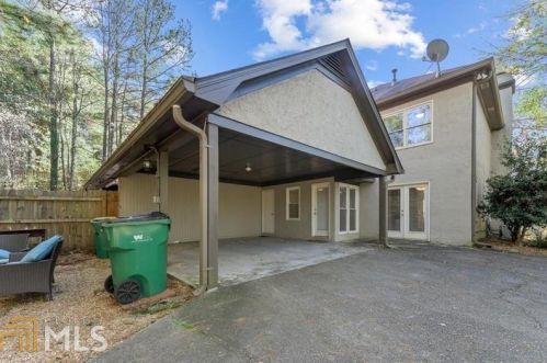 9158 Carroll Manor Dr, Atlanta GA  30350-2012 exterior