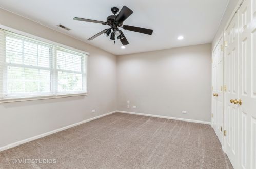 864 Hickman Ln, Bull Valley IL 60098-3027 exterior