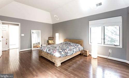 9820 Avenel Farm Dr, Rockville MD 20854-5410 exterior