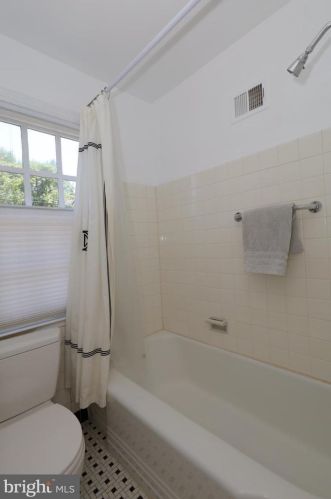 827 Royal St, Alexandria VA  22314-4340 exterior