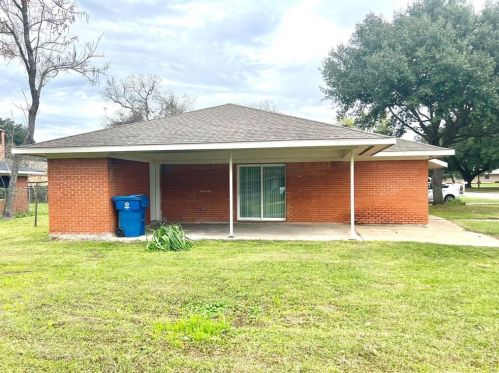 1045 6th St, Hempstead TX  77445-5418 exterior