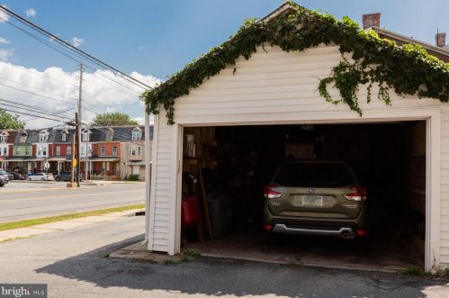 932 Lititz Ave, Lancaster PA 17602-1919 exterior