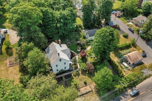 139 Church St, Seymour CT 06483-2503 exterior