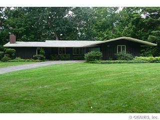 1849 Blossom Rd, Rochester, NY 14625-1425