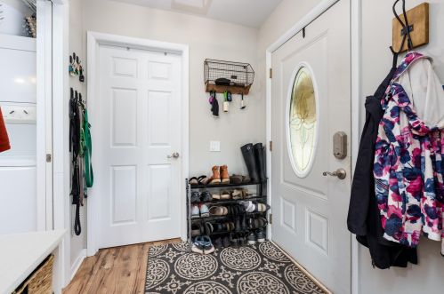 4628 Deep Point Dr, Kalamazoo, MI 49002-5910