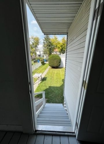 5822 Huron St, Chicago IL 60642-5725 exterior