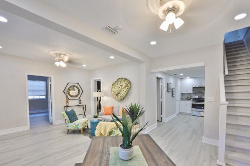 1021 Columbus Dr, Tampa FL 33605-3334 exterior