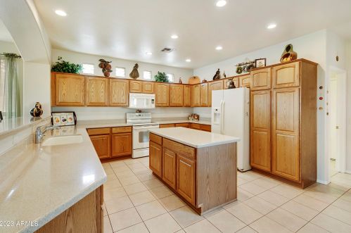 24032 Lakeway Cir, Chandler AZ 85248-7312 exterior