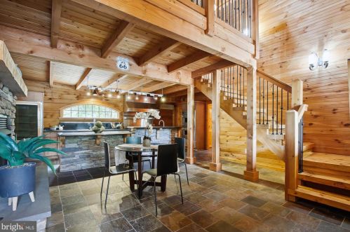 3432 Memorial St, Alexandria VA 22306-1548 exterior