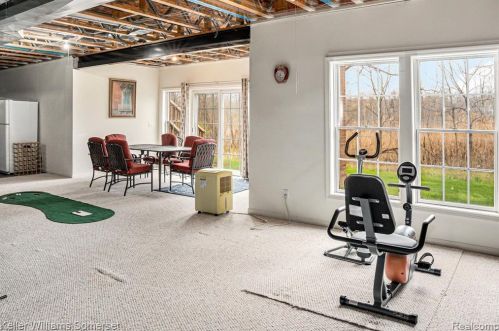 5348 Creekmonte Dr, Rochester MI 48306-4793 exterior